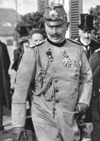 Германский Кайзер Вильгельм II - поджигатель войны - в австрийском мундире