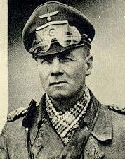 Фельдмаршал Эрвин Роммель - один из лучших военачальников III Рейха. Придет время, и в 1944 г. он окажется замешанным в покушении на Гитлера, будет принужден к самоубийству и лицемерно похоронен как герой